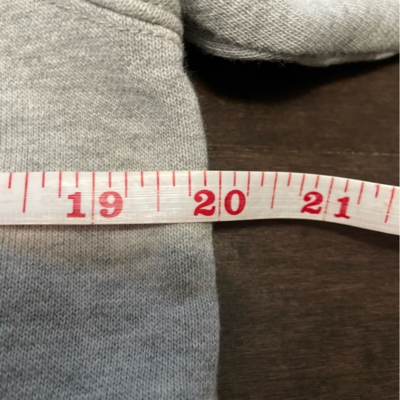 Aritzia’s - Wilfred Free Floral Embroidered Sweatshirt Women’s XS - Picture 8 of 9